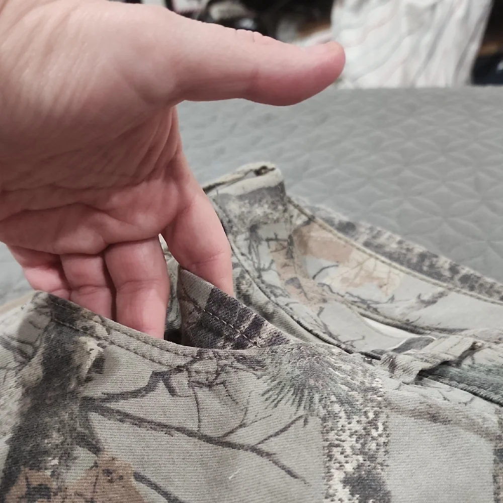 Like New Hollister Woodland Camouflage Pants - Picture 10 of 11